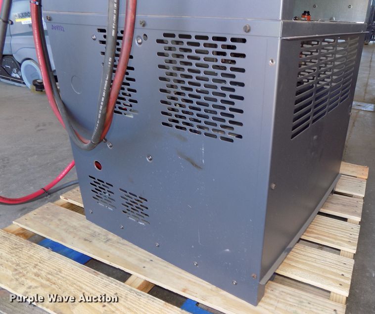 image for item DO9332 Jungheinrich ECR327 pallet jack