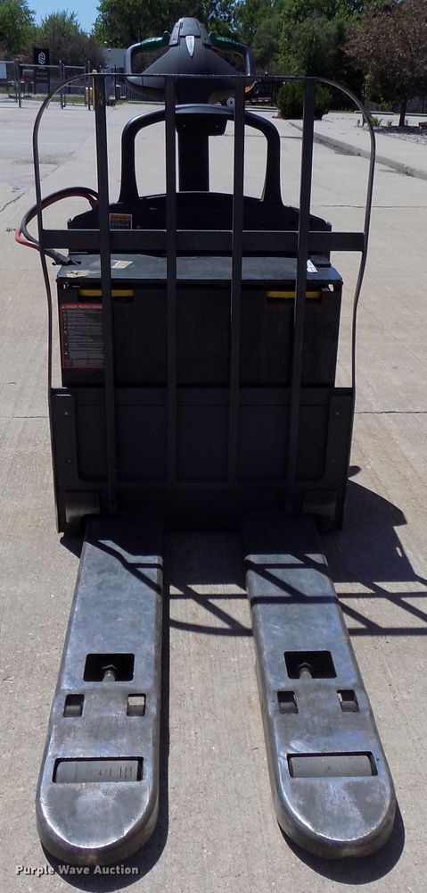 image for item DO9333 Jungheinrich ECR327 pallet jack