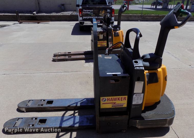 image for item DO9333 Jungheinrich ECR327 pallet jack