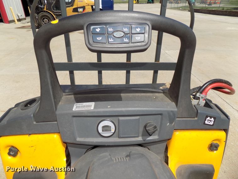 image for item DO9333 Jungheinrich ECR327 pallet jack