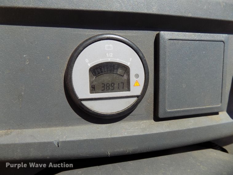 image for item DO9333 Jungheinrich ECR327 pallet jack