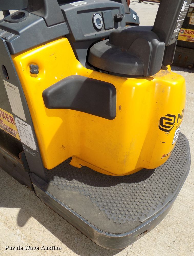 image for item DO9333 Jungheinrich ECR327 pallet jack