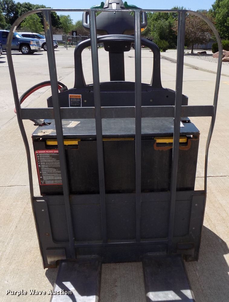 image for item DO9333 Jungheinrich ECR327 pallet jack