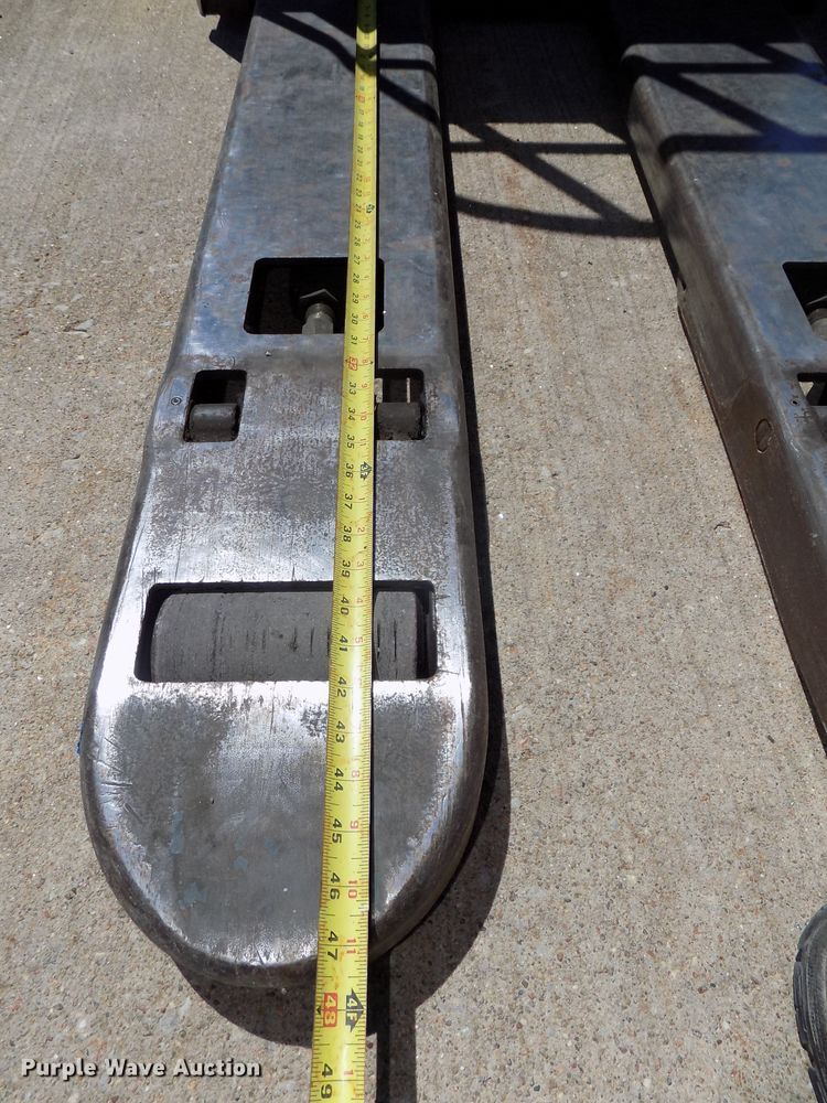 image for item DO9333 Jungheinrich ECR327 pallet jack