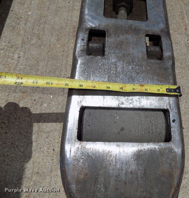 image for item DO9333 Jungheinrich ECR327 pallet jack