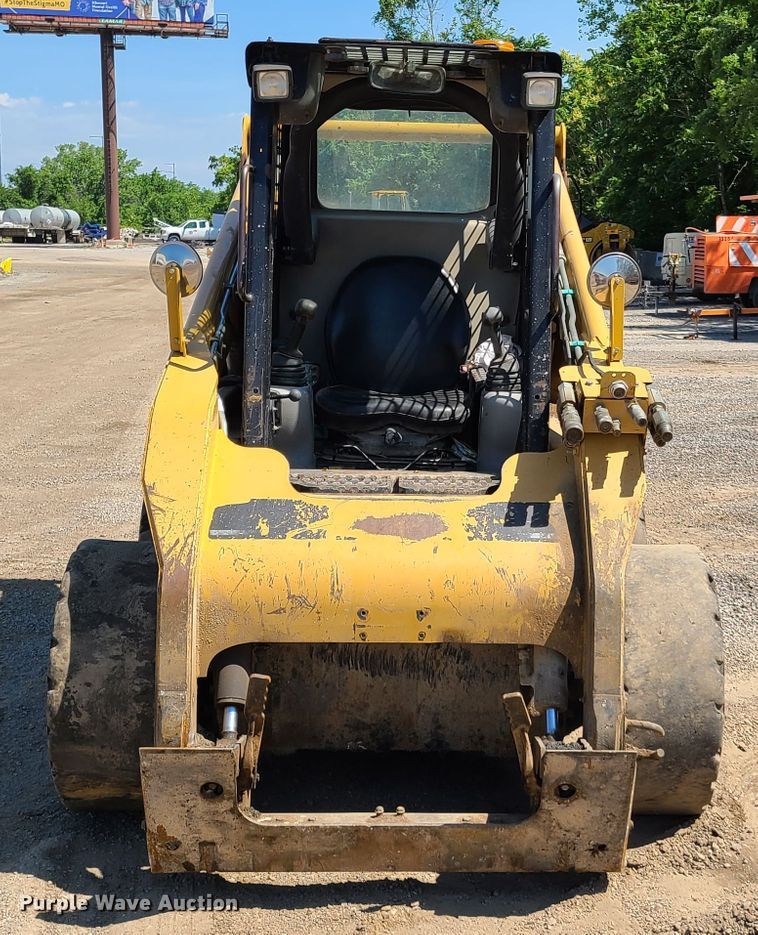 image for item EL9814 2006 Caterpillar 268B  skid steer loader