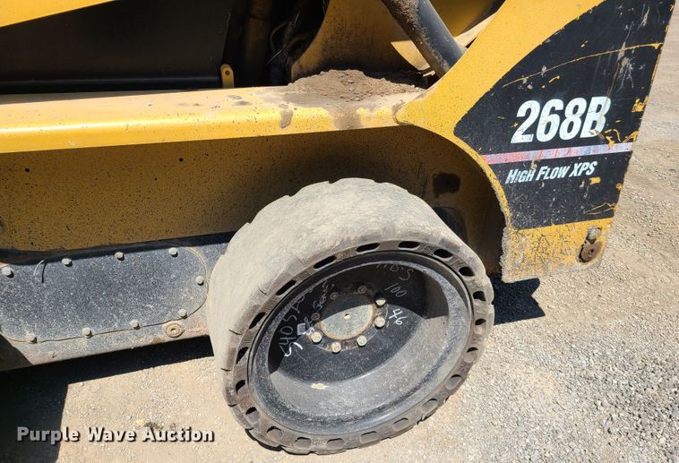 image for item EL9814 2006 Caterpillar 268B  skid steer loader