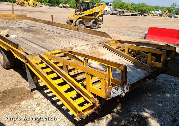 image for item EL9815 CZ Engineering equipment trailer