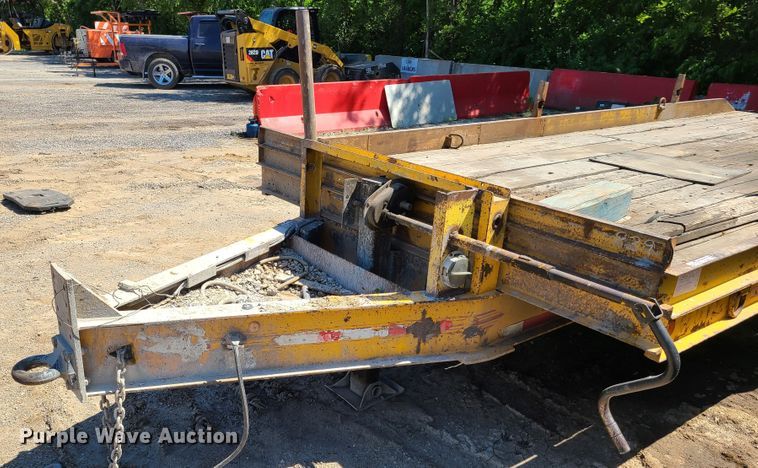 image for item EL9815 CZ Engineering equipment trailer