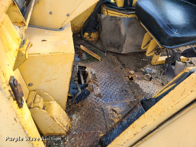 image for item EL9820 Ford 755A  backhoe