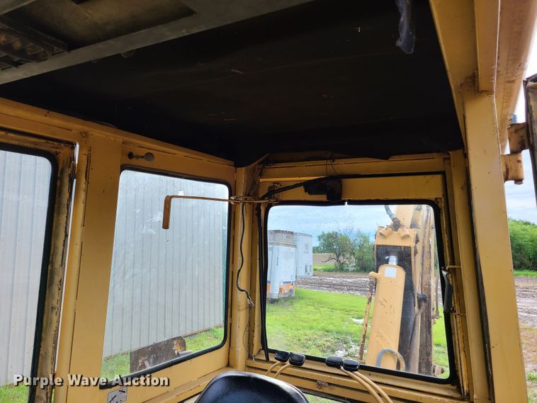 image for item EL9820 Ford 755A  backhoe