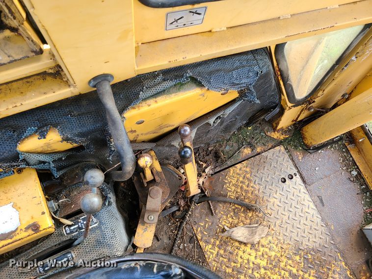 image for item EL9820 Ford 755A  backhoe