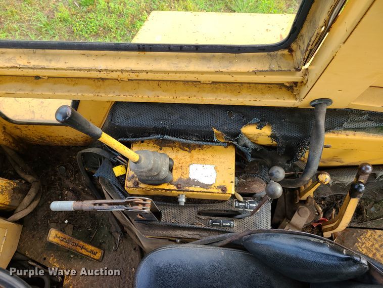 image for item EL9820 Ford 755A  backhoe