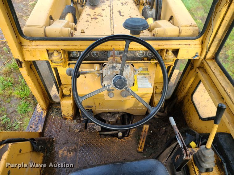 image for item EL9820 Ford 755A  backhoe