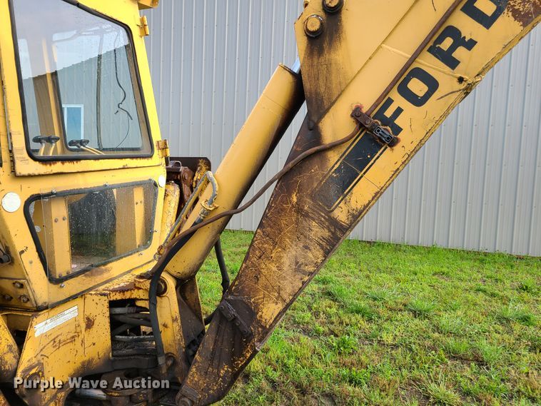 image for item EL9820 Ford 755A  backhoe