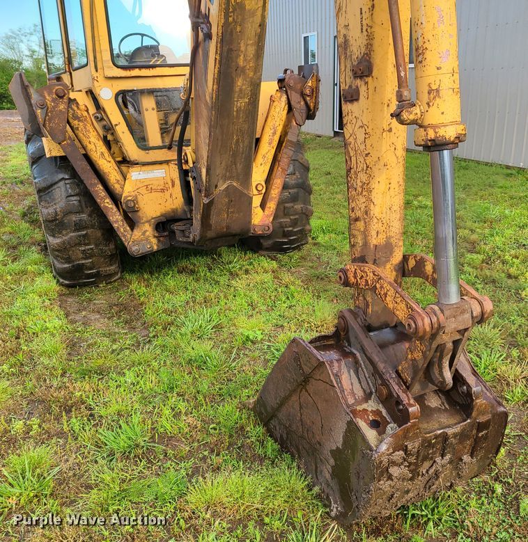 image for item EL9820 Ford 755A  backhoe