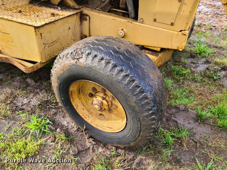 image for item EL9820 Ford 755A  backhoe