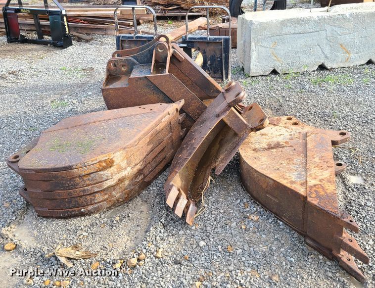 image for item EL9820 Ford 755A  backhoe