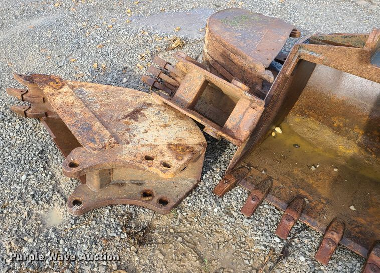 image for item EL9820 Ford 755A  backhoe