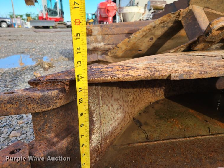 image for item EL9820 Ford 755A  backhoe