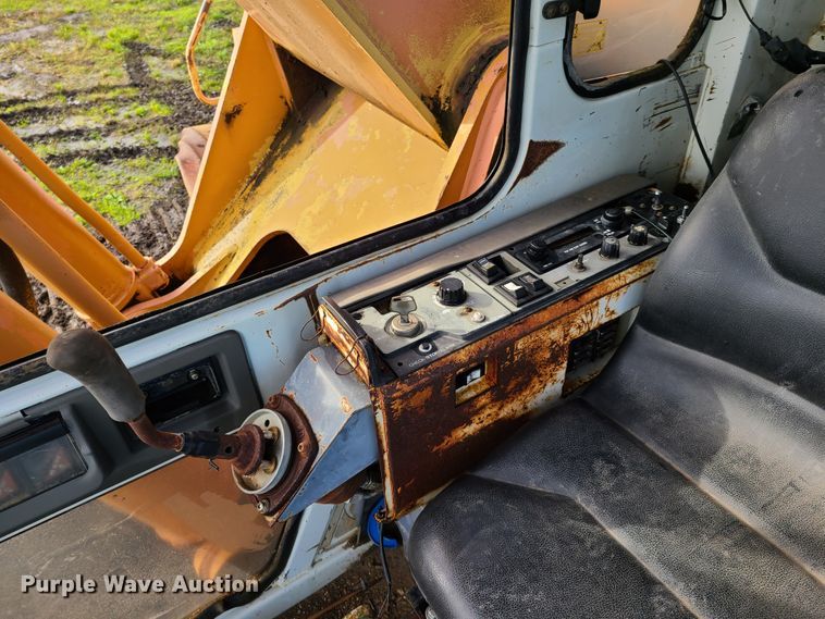 image for item EL9821 1993 Case 9050  excavator