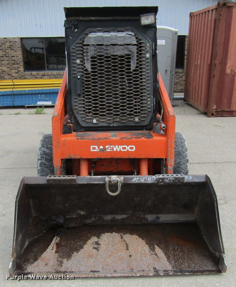 image for item FD9447 1999 Daewoo DSL601  skid steer loader