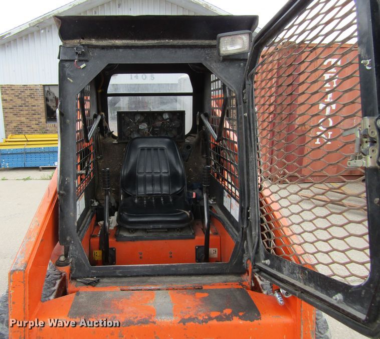 image for item FD9447 1999 Daewoo DSL601  skid steer loader