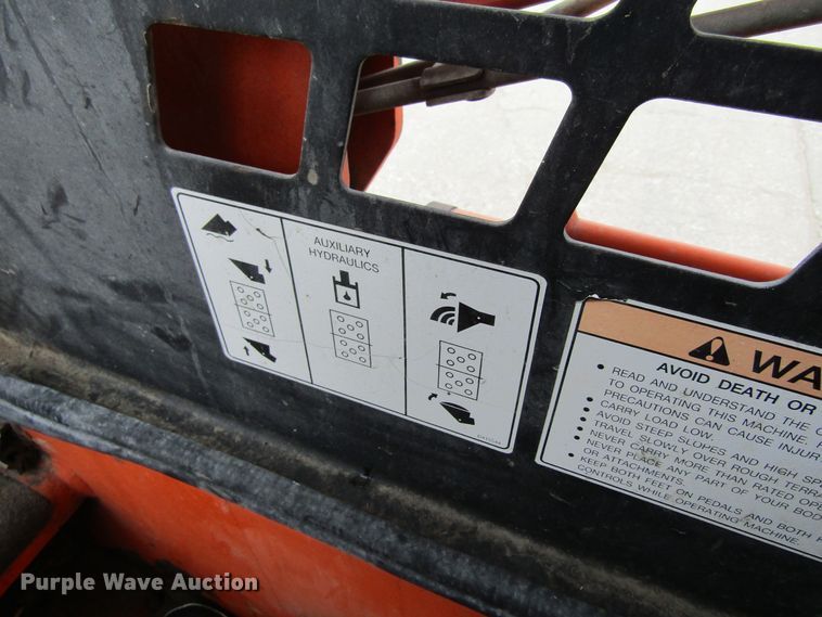 image for item FD9447 1999 Daewoo DSL601  skid steer loader