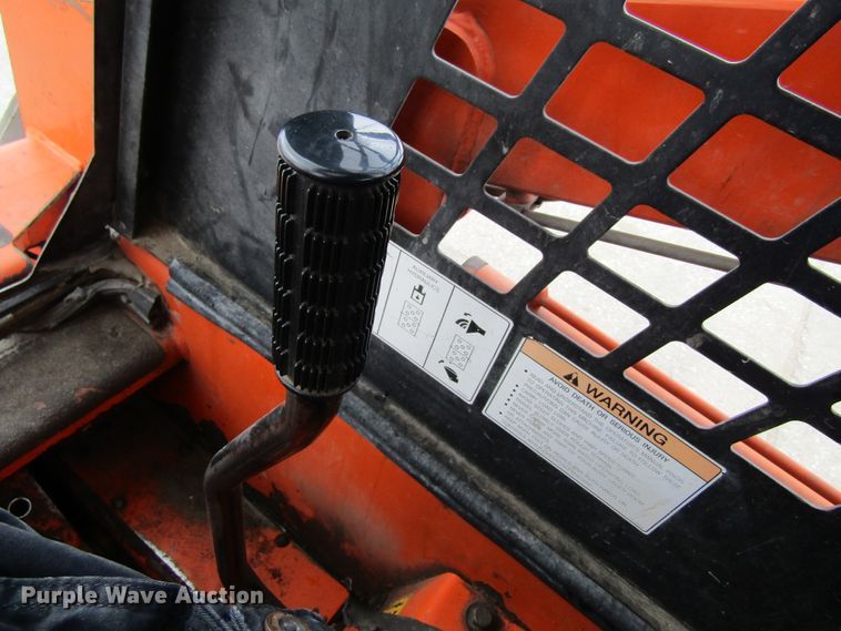 image for item FD9447 1999 Daewoo DSL601  skid steer loader