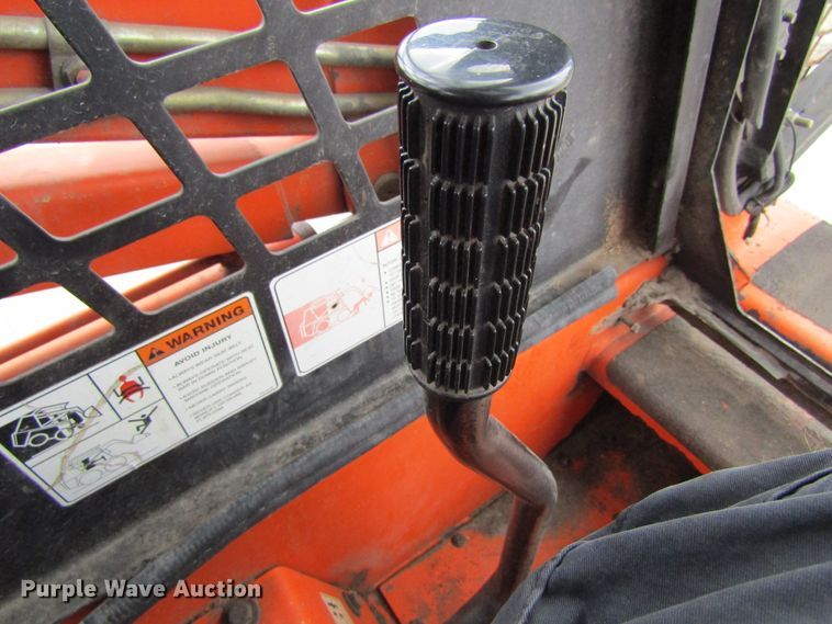 image for item FD9447 1999 Daewoo DSL601  skid steer loader