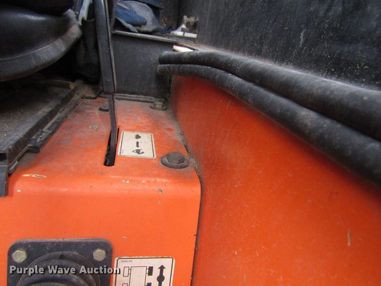 image for item FD9447 1999 Daewoo DSL601  skid steer loader