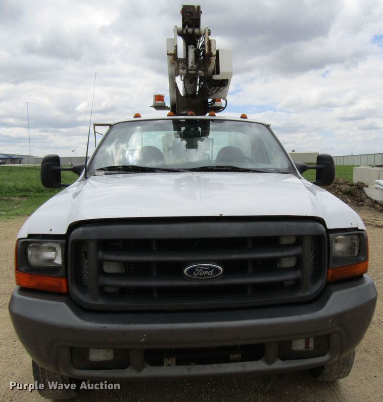 image for item FD9451 1999 Ford F450 Super Duty  bucket truck