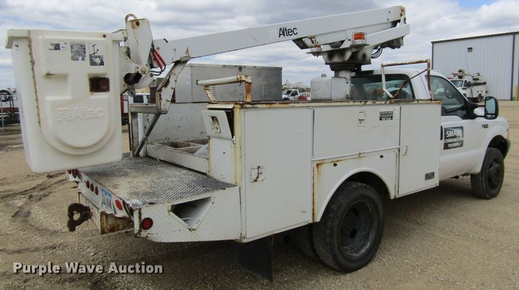 image for item FD9451 1999 Ford F450 Super Duty  bucket truck