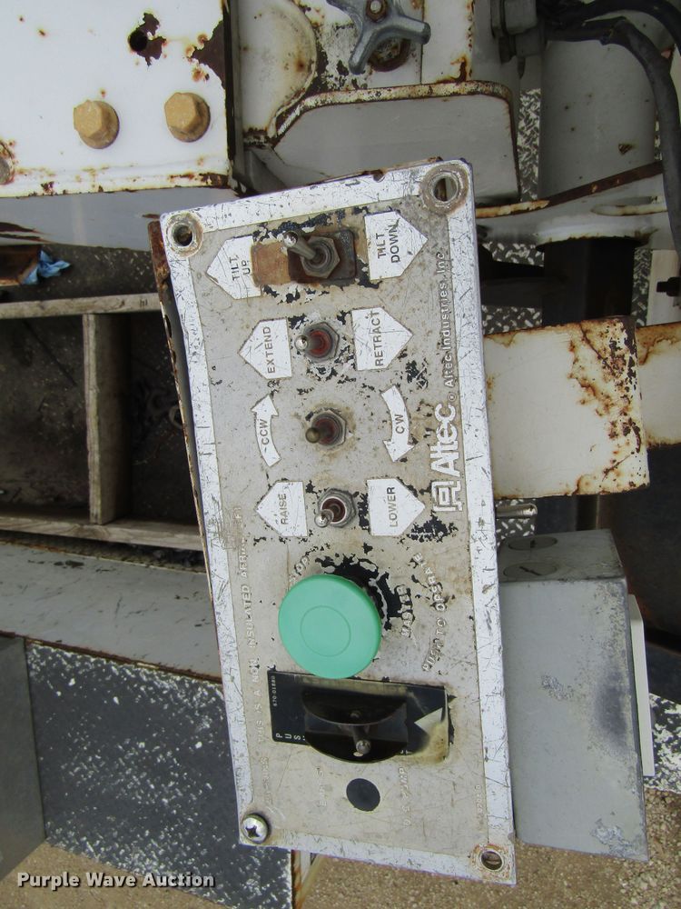 image for item FD9451 1999 Ford F450 Super Duty  bucket truck