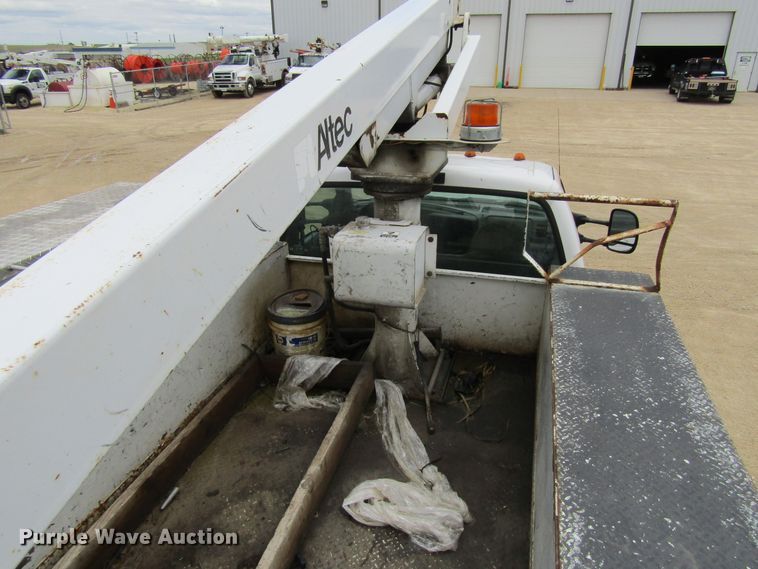 image for item FD9451 1999 Ford F450 Super Duty  bucket truck