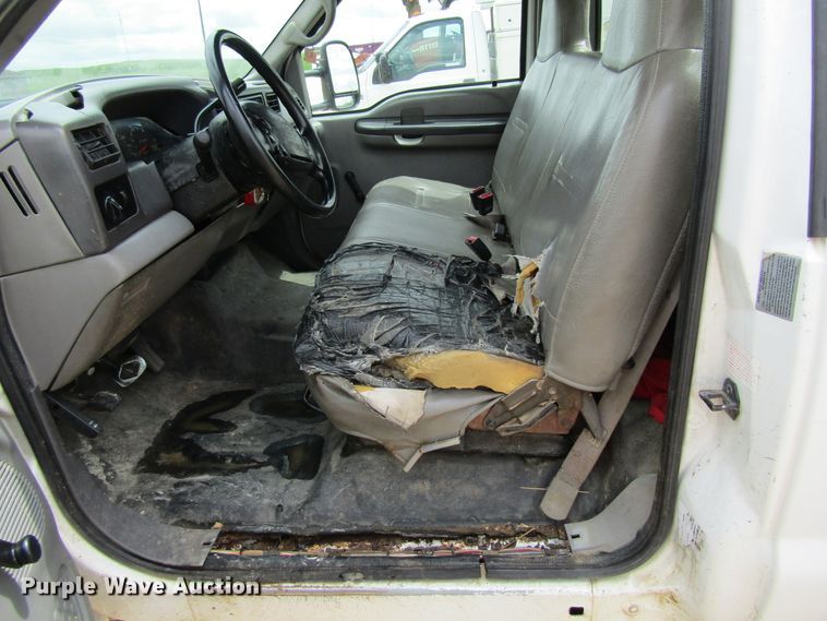 image for item FD9451 1999 Ford F450 Super Duty  bucket truck