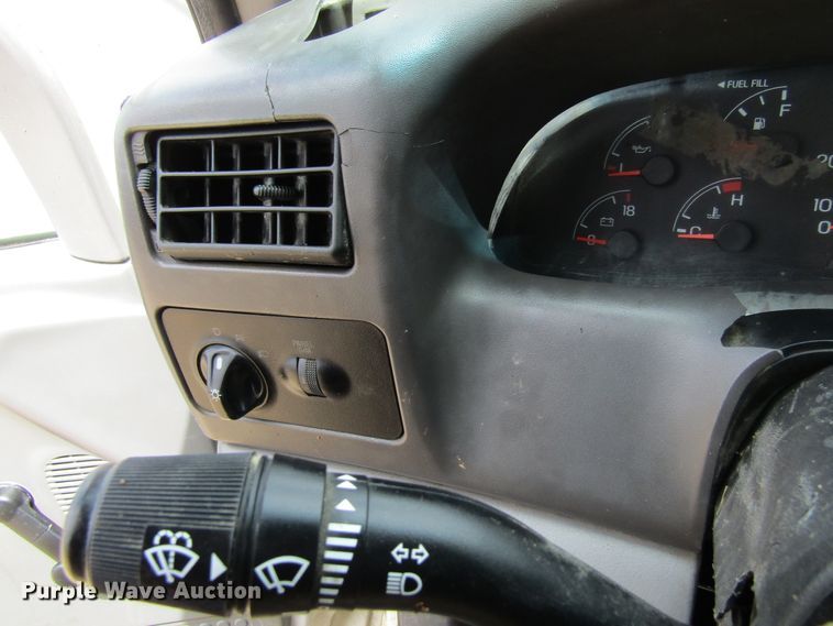 image for item FD9451 1999 Ford F450 Super Duty  bucket truck