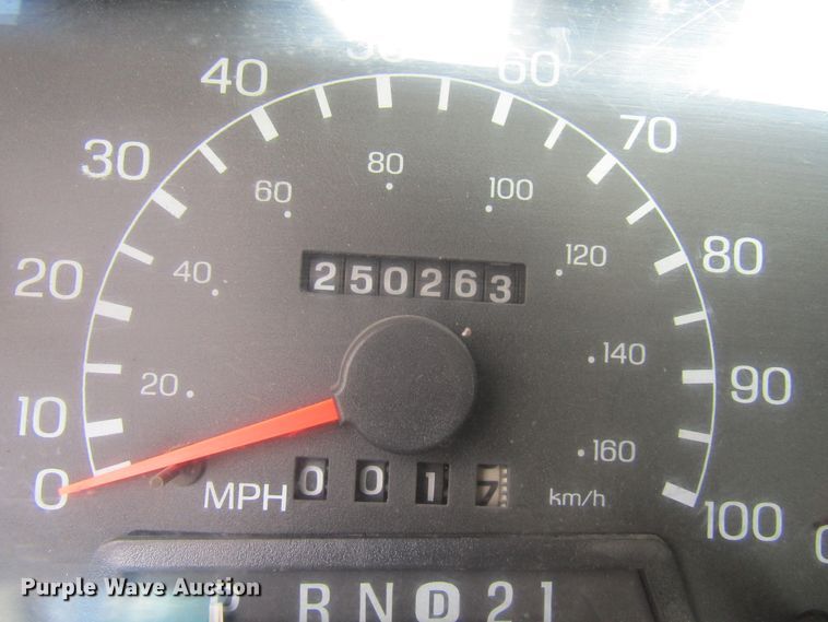 image for item FD9451 1999 Ford F450 Super Duty  bucket truck