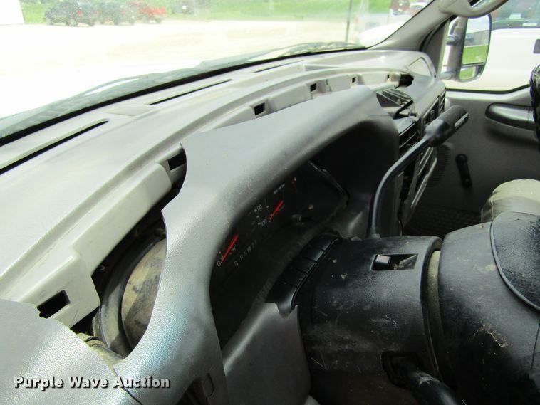 image for item FD9451 1999 Ford F450 Super Duty  bucket truck