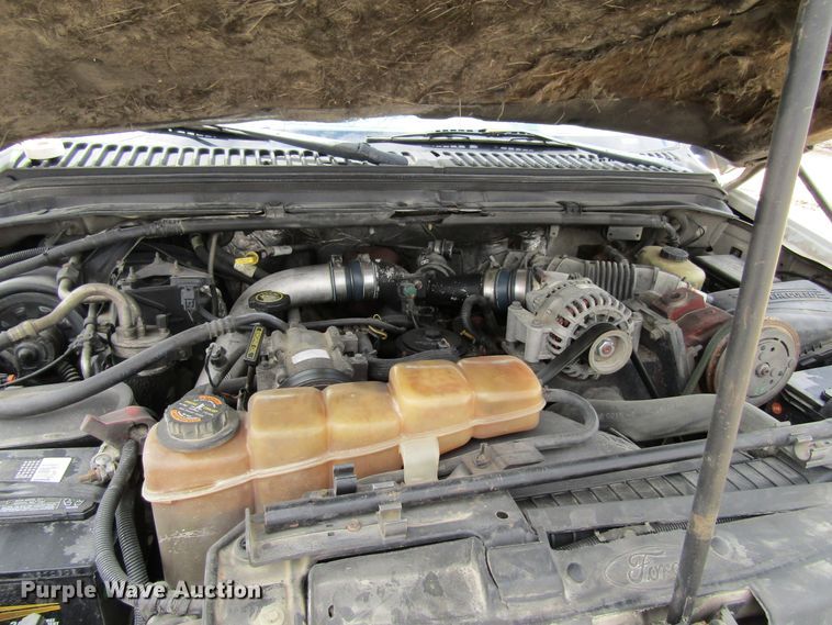 image for item FD9451 1999 Ford F450 Super Duty  bucket truck