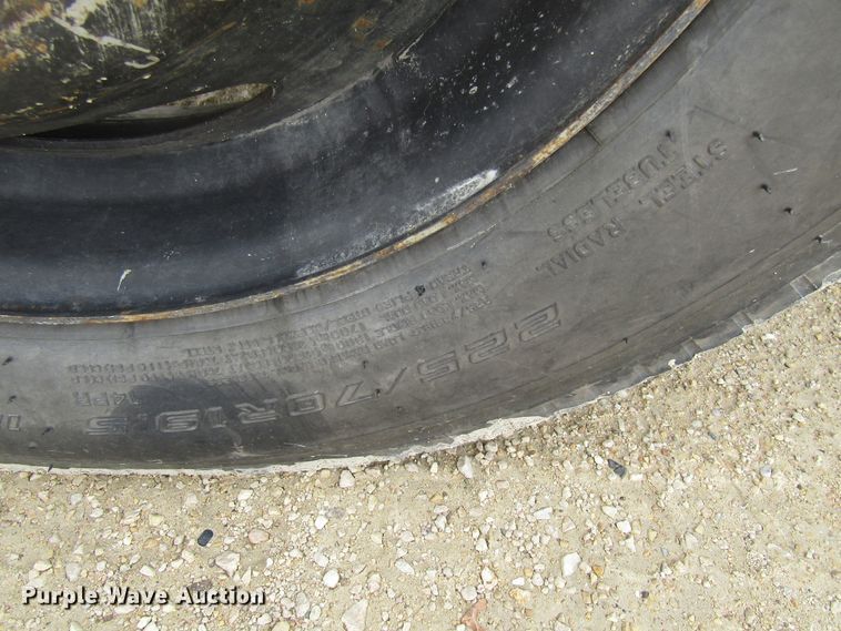 image for item FD9451 1999 Ford F450 Super Duty  bucket truck