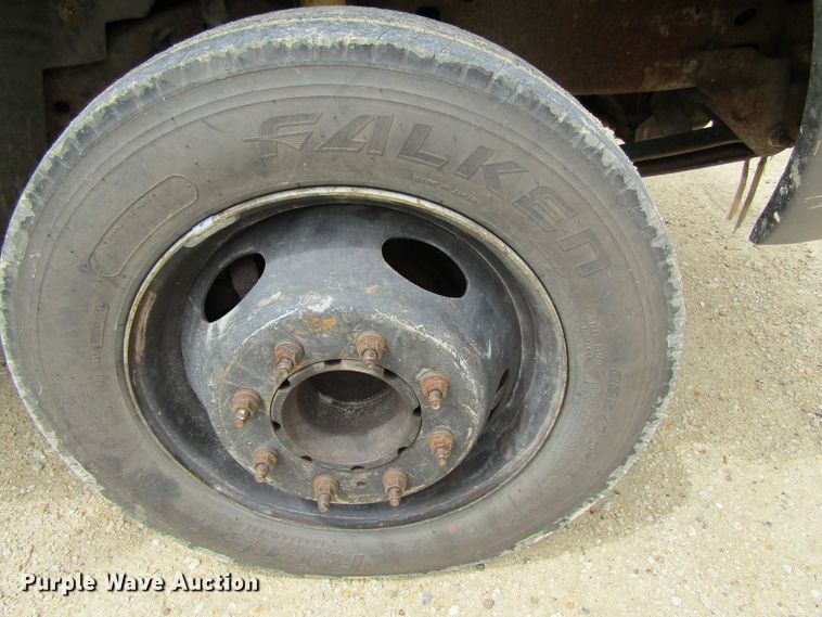 image for item FD9451 1999 Ford F450 Super Duty  bucket truck