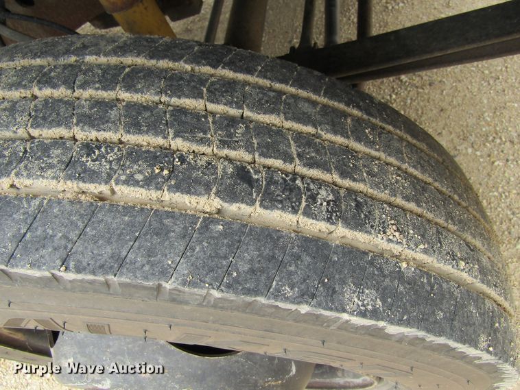 image for item FD9451 1999 Ford F450 Super Duty  bucket truck