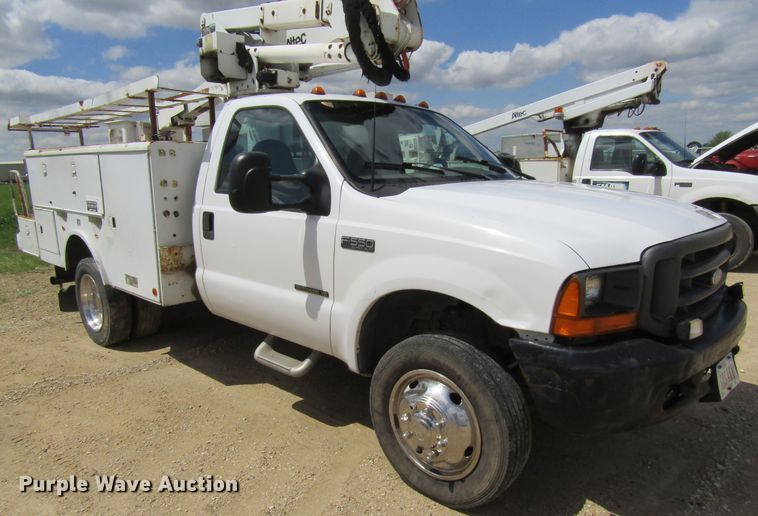 image for item FD9452 2000 Ford F550 Super Duty  bucket truck