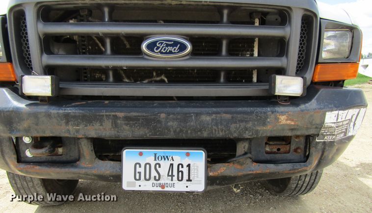 image for item FD9452 2000 Ford F550 Super Duty  bucket truck