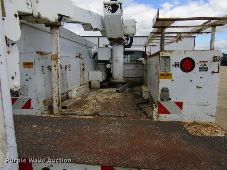 image for item FD9452 2000 Ford F550 Super Duty  bucket truck