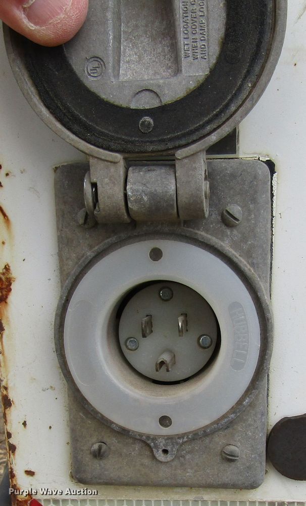 image for item FD9452 2000 Ford F550 Super Duty  bucket truck