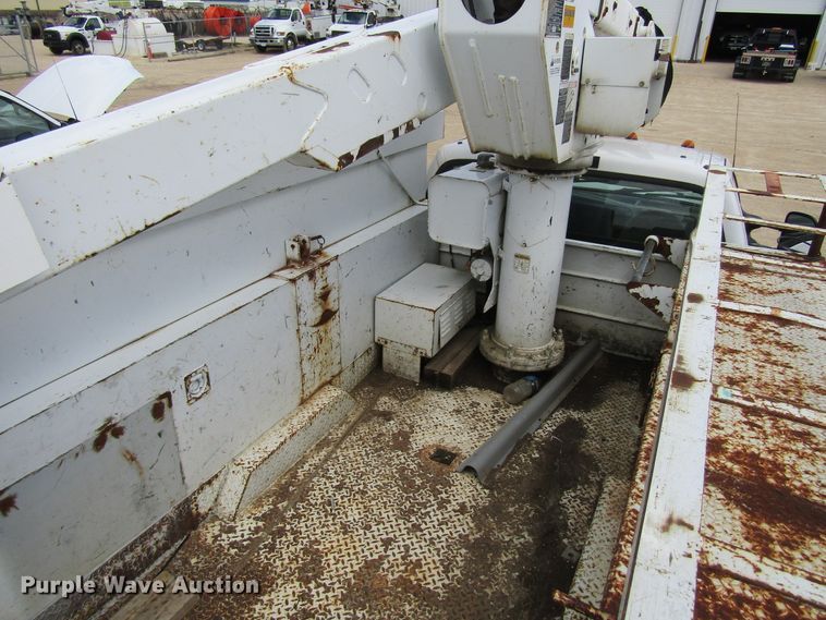 image for item FD9452 2000 Ford F550 Super Duty  bucket truck