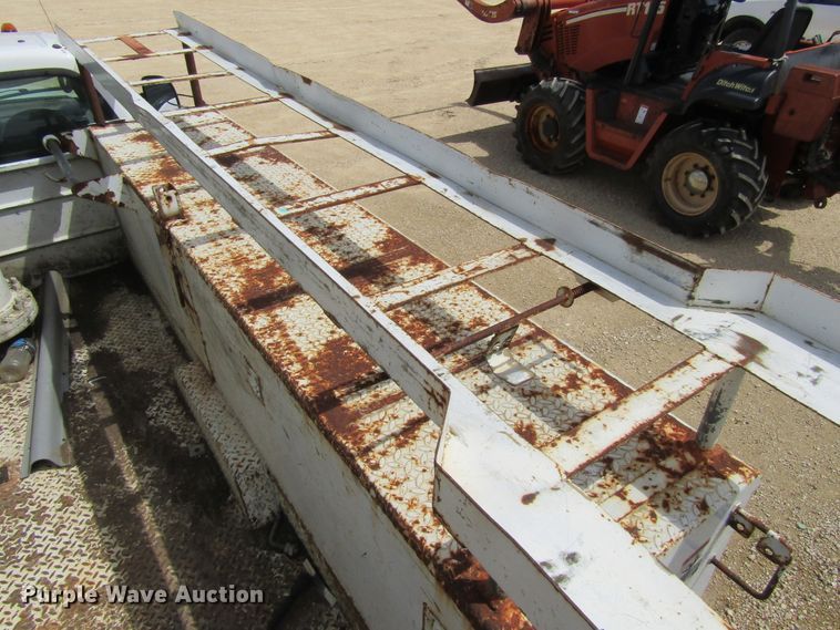 image for item FD9452 2000 Ford F550 Super Duty  bucket truck