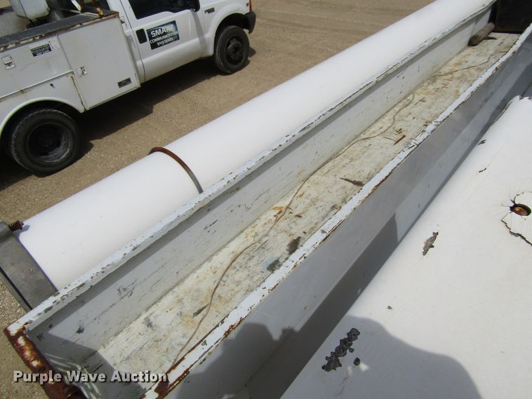 image for item FD9452 2000 Ford F550 Super Duty  bucket truck